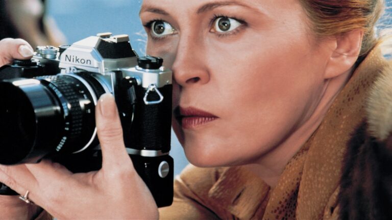 เจาะประเด็นหนัง Eyes of Laura Mars น่าติดตาม